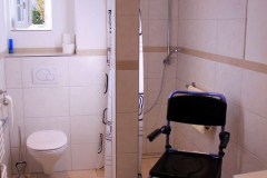 13_Dusche-und-WC-barrierefrei